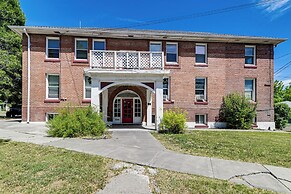 Charming Klamath Falls Apt: Walk to Downtown!