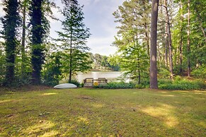 Lakefront Newport News Home, 6 Mi to City Center!