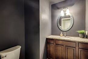 Lakefront Newport News Home, 6 Mi to City Center!