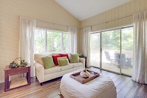 Lakefront Newport News Home, 6 Mi to City Center!