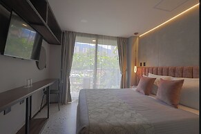 The O By Seekers Medellín