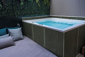 The O By Seekers Medellín
