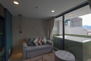 The O By Seekers Medellín