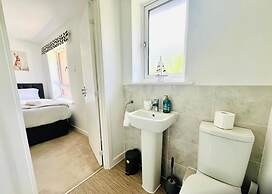 Honeybee Haven Retreat - 3 Bed House