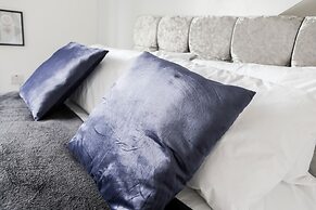 Cosy Apartment Near Leeds City Centre