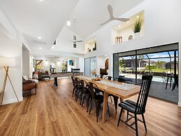 Skylark Oasis - Family Fun & Luxury