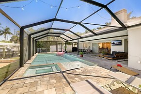 Skylark Oasis - Family Fun & Luxury