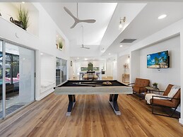 Skylark Oasis - Family Fun & Luxury