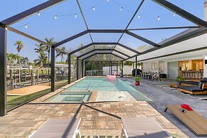 Skylark Oasis - Family Fun & Luxury