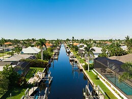 Skylark Oasis - Family Fun & Luxury