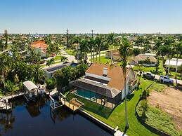 Skylark Oasis - Family Fun & Luxury