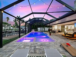 Skylark Oasis - Family Fun & Luxury