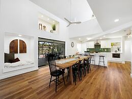 Skylark Oasis - Family Fun & Luxury