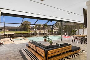 Skylark Oasis - Family Fun & Luxury