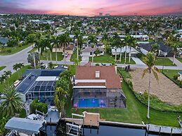 Skylark Oasis - Family Fun & Luxury