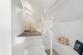 Skylark Oasis - Family Fun & Luxury