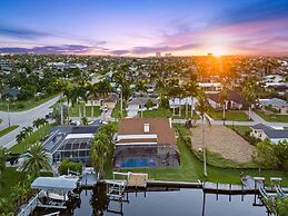 Skylark Oasis - Family Fun & Luxury