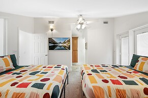 Skylark Oasis - Family Fun & Luxury