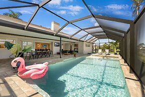 Skylark Oasis - Family Fun & Luxury