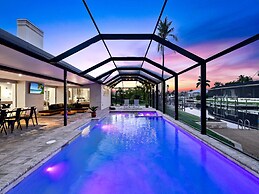 Skylark Oasis - Family Fun & Luxury