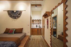 UNIQUE Creative Apartment in Old Quarter