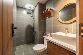 UNIQUE Creative Apartment in Old Quarter