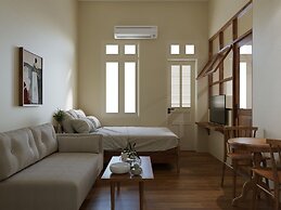 UNIQUE Creative Apartment in Old Quarter