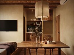 UNIQUE Creative Apartment in Old Quarter