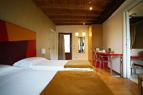 1711 Luxury Guest House