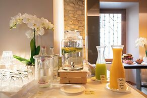 1711 Luxury Guest House