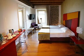 1711 Luxury Guest House