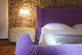 1711 Luxury Guest House