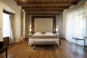 1711 Luxury Guest House