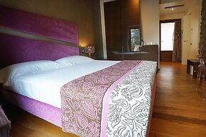 1711 Luxury Guest House