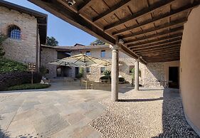 1711 Luxury Guest House