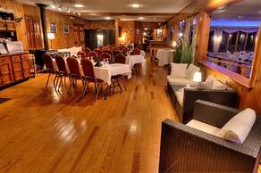 Alamoosook Lakeside Inn