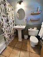 Alamoosook Lakeside Inn