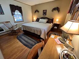 Alamoosook Lakeside Inn