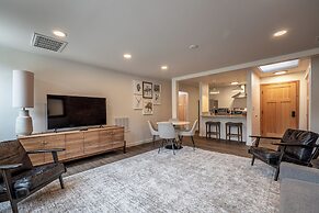Bavarian Lodge Suites