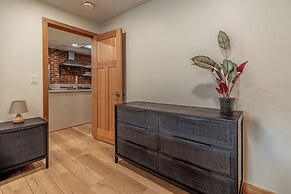 Bavarian Lodge Suites