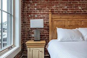 Bavarian Lodge Suites