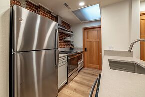 Bavarian Lodge Suites