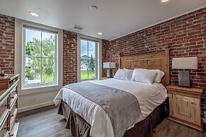 Bavarian Lodge Suites