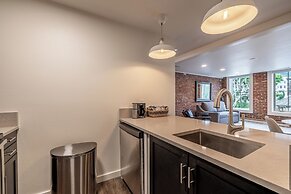 Bavarian Lodge Suites