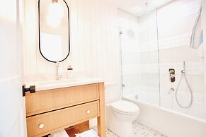 Peachland Beach Resort