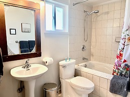 Peachland Beach Resort