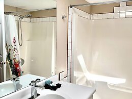 Peachland Beach Resort