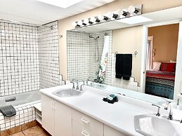 Peachland Beach Resort