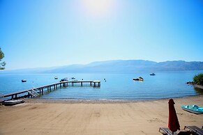 Peachland Beach Resort