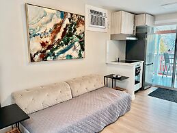 Peachland Beach Resort